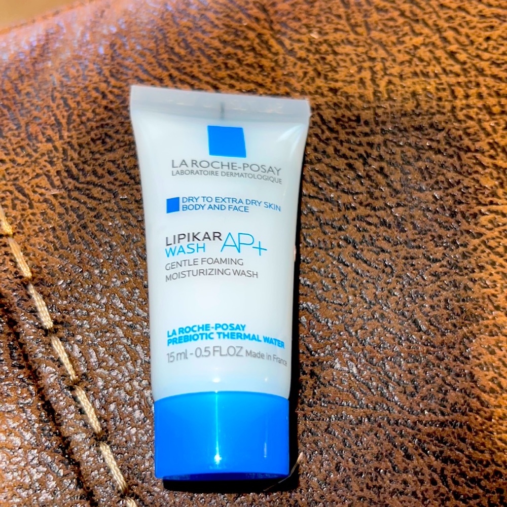 La roche-posay lipikar wash moisturizing wash new 15ml/0.5oz